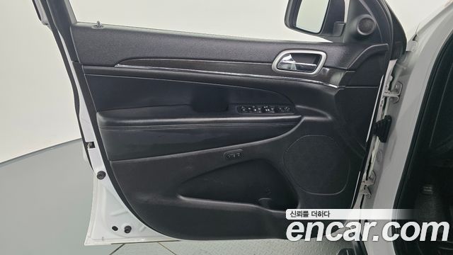 Jeep Cherokee 2018 — photo 14