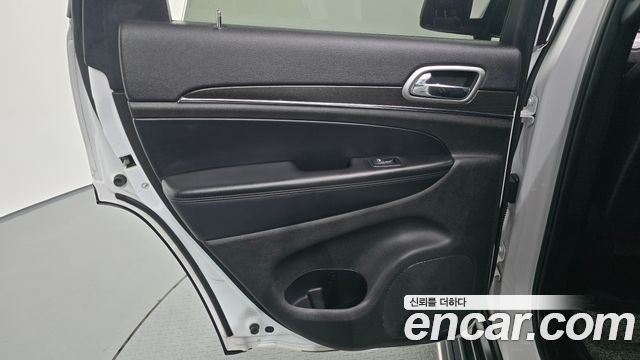 Jeep Cherokee 2018 — photo 15