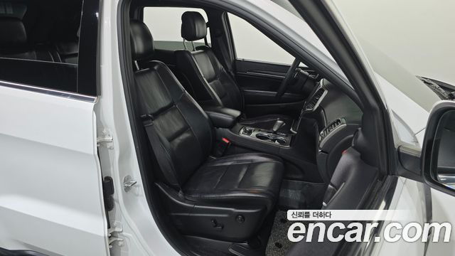 Jeep Cherokee 2018 — photo 16