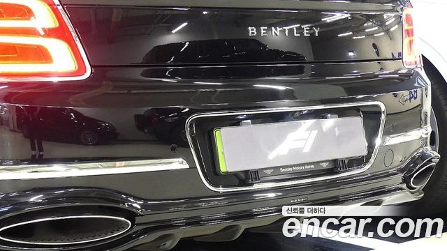 Bentley Flying Spur 2025 — photo 2
