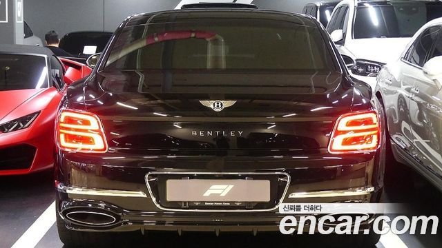 Bentley Flying Spur 2025 — photo 4