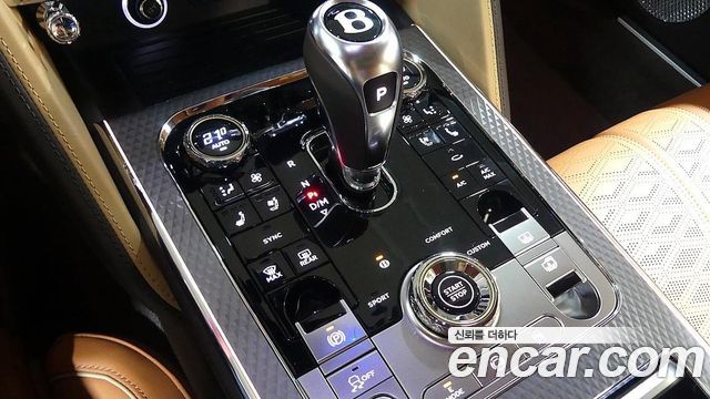 Bentley Flying Spur 2025 — photo 9