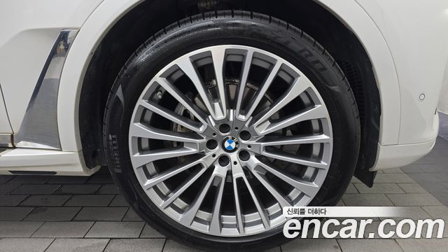 BMW X7 2021 — photo 7
