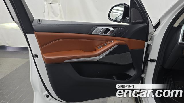 BMW X7 2021 — photo 14