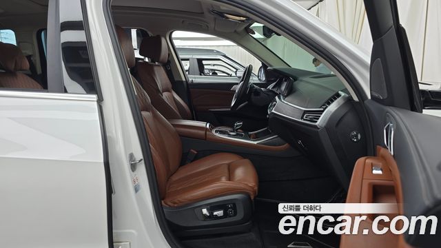 BMW X7 2021 — photo 16