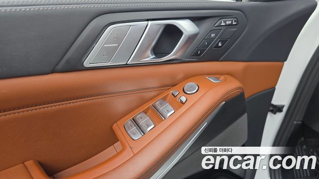 BMW X7 2021 — photo 28