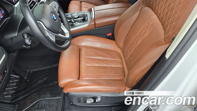 BMW X7 2021 — photo 31
