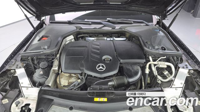 Mercedes-Benz E-Class 2017 — photo 6