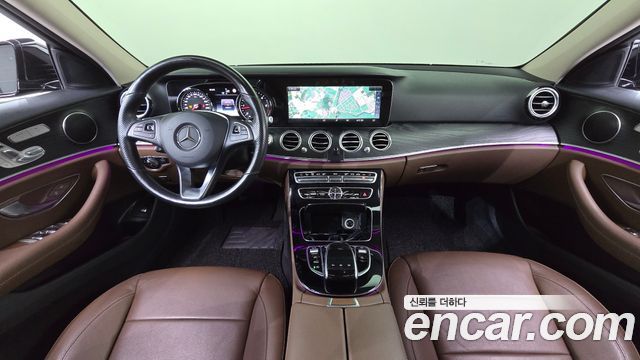 Mercedes-Benz E-Class 2017 — photo 7