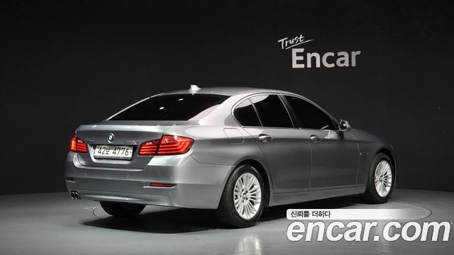 BMW 5-Series 2015 — photo 2