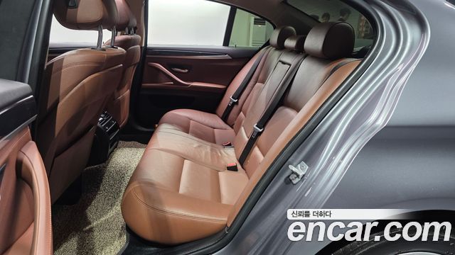 BMW 5-Series 2015 — photo 11