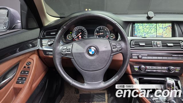 BMW 5-Series 2015 — photo 13