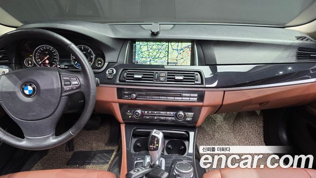 BMW 5-Series 2015 — photo 17