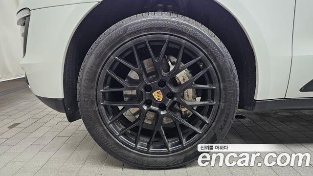 Porsche Macan 2017 — photo 5