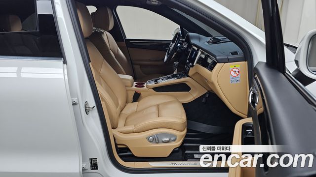 Porsche Macan 2017 — photo 11