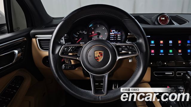Porsche Macan 2017 — photo 13