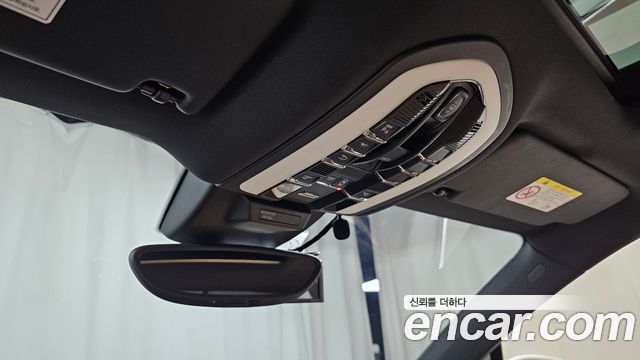 Porsche Macan 2017 — photo 17