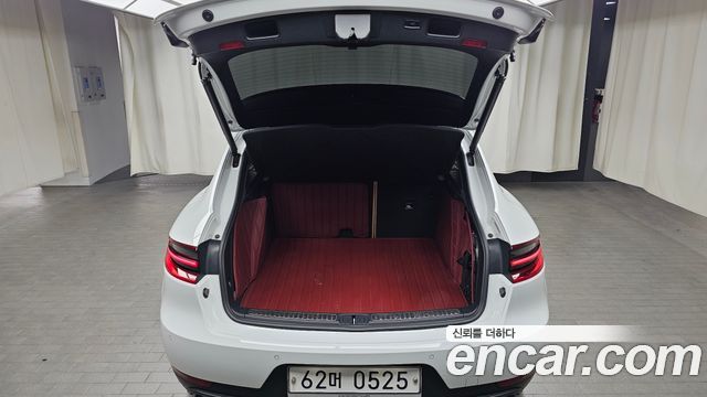 Porsche Macan 2017 — photo 20