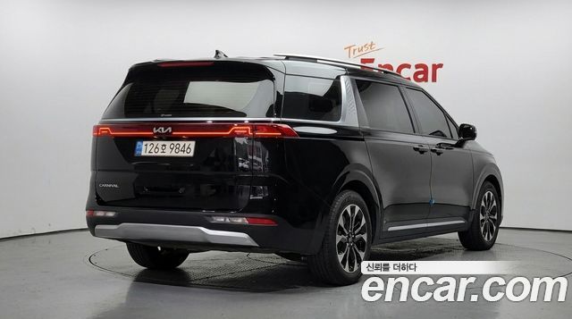 Kia Canival 2022 — photo 2