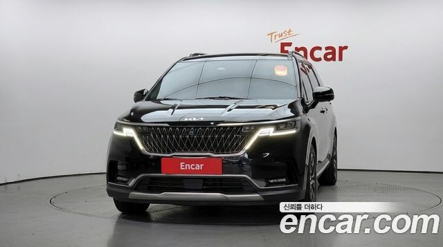 Kia Canival 2023 — photo 3