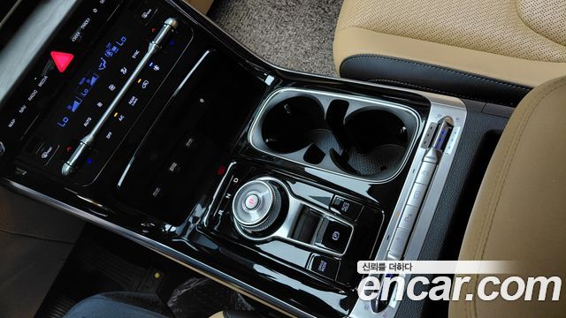 Kia Canival 2023 — photo 12