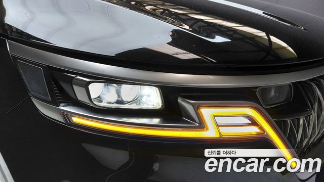 Kia Canival 2023 — photo 8