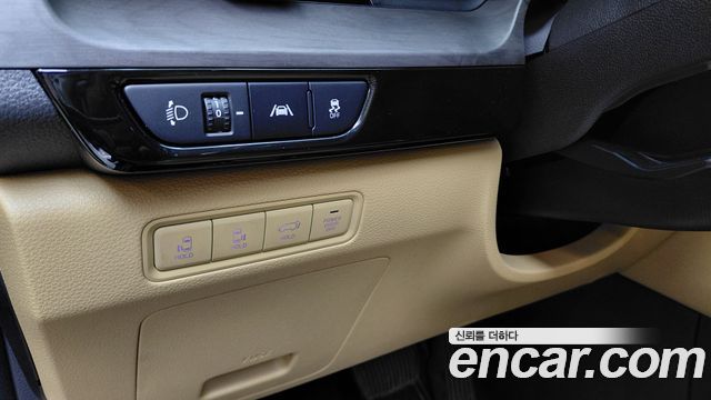 Kia Canival 2023 — photo 29