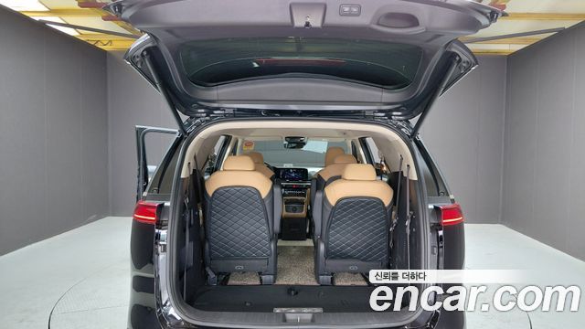 Kia Canival 2023 — photo 30