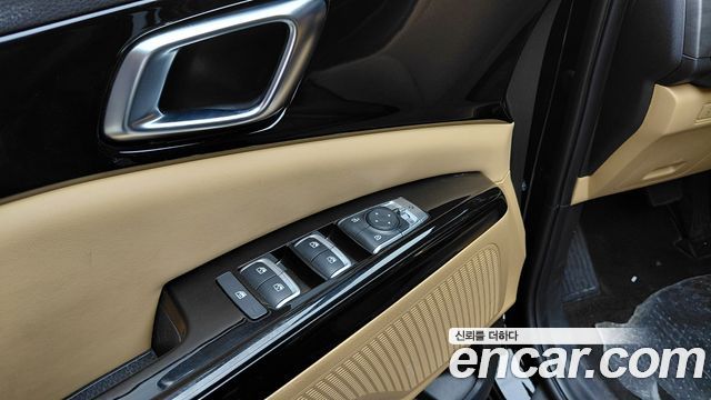 Kia Canival 2023 — photo 33