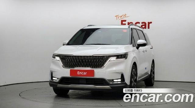 Kia Canival 2023 — photo 3