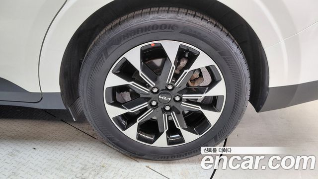 Kia Canival 2023 — photo 7