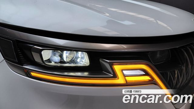Kia Canival 2023 — photo 8