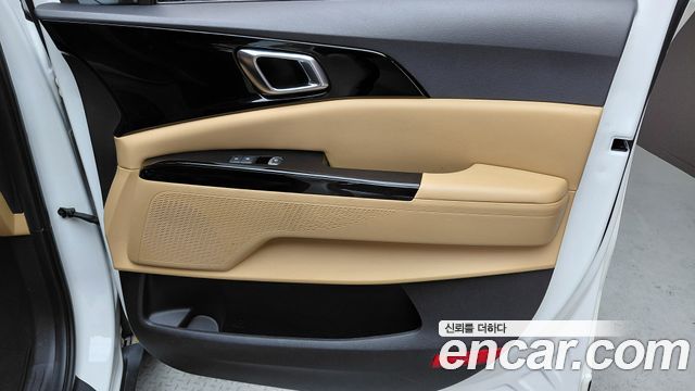 Kia Canival 2023 — photo 14