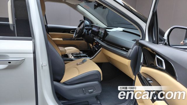 Kia Canival 2023 — photo 16