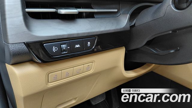 Kia Canival 2023 — photo 30