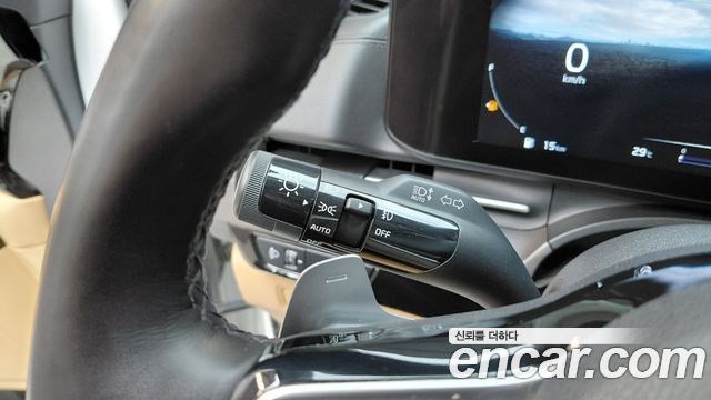 Kia Canival 2023 — photo 32
