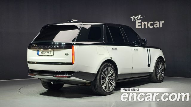 Land Rover Range Rover 2023 — photo 2