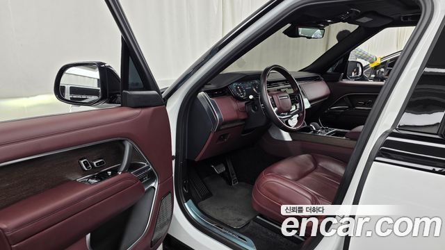 Land Rover Range Rover 2023 — photo 13