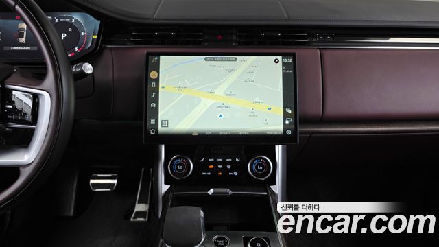 Land Rover Range Rover 2023 — photo 20