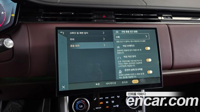 Land Rover Range Rover 2023 — photo 22