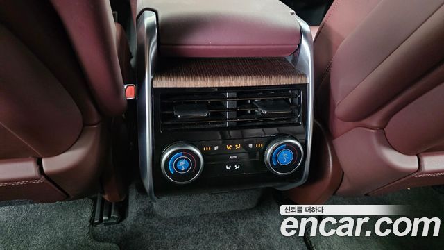 Land Rover Range Rover 2023 — photo 25
