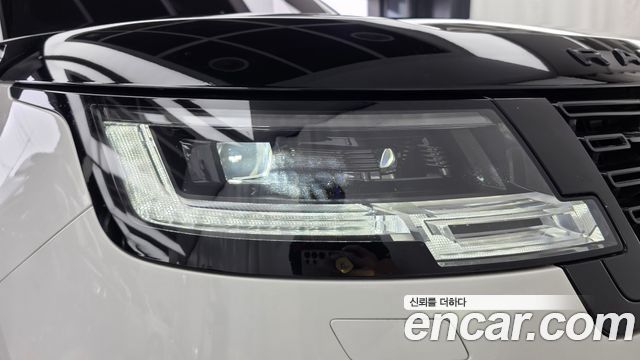 Land Rover Range Rover 2023 — photo 8