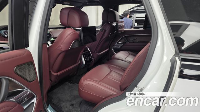 Land Rover Range Rover 2023 — photo 16