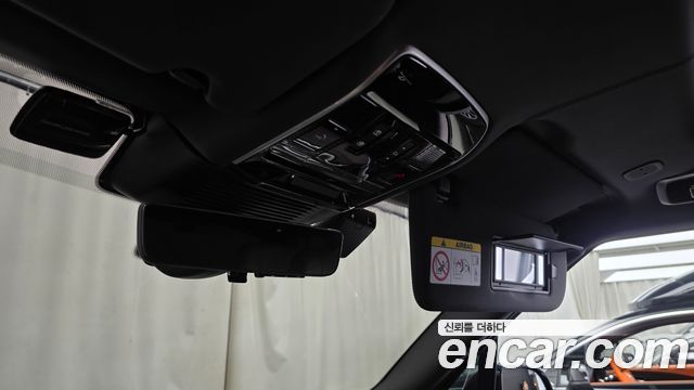 Land Rover Range Rover 2023 — photo 31