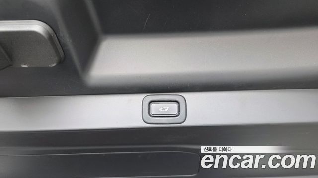 Land Rover Range Rover 2023 — photo 33