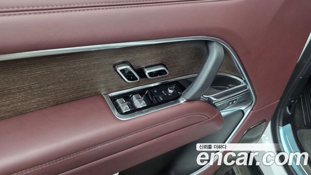 Land Rover Range Rover 2023 — photo 34