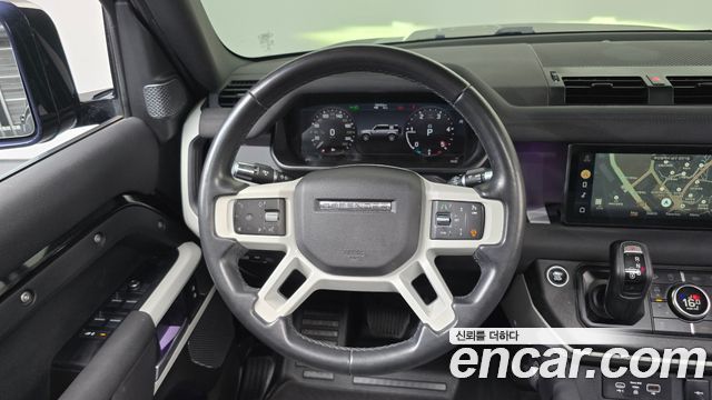 Land Rover Defender 2020 — photo 13