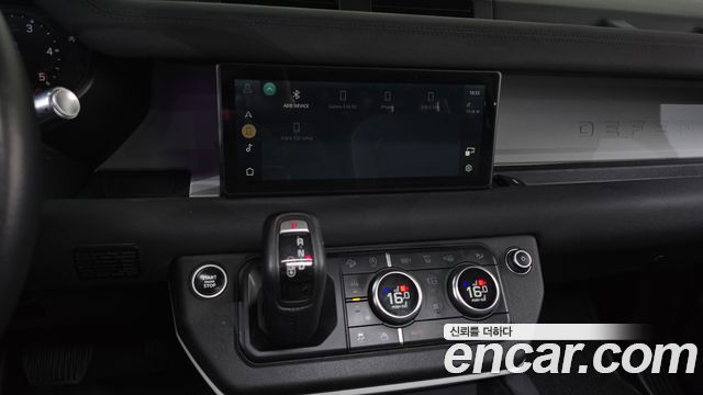 Land Rover Defender 2020 — photo 14