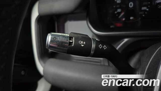 Land Rover Defender 2020 — photo 17