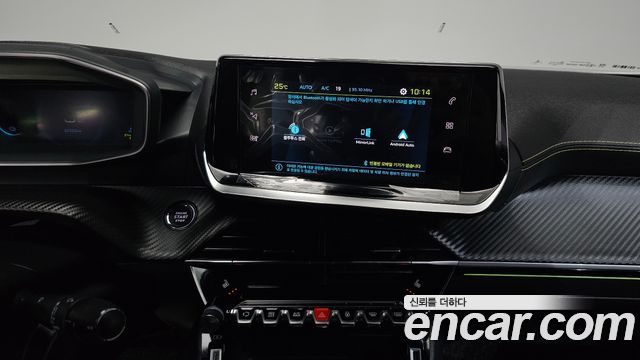 Peugeot 2008 2023 — photo 20
